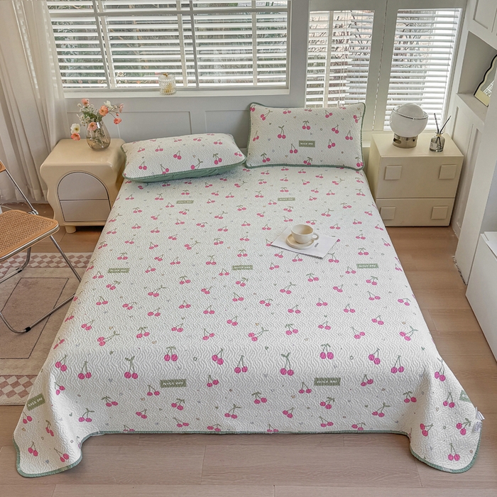 91家纺网 家纺一手货源 找家纺 宜梦家居【需要买家秀请联系老板】 2025新款双面纯棉夹层新疆棉花高温砂洗全棉床盖 美味樱桃