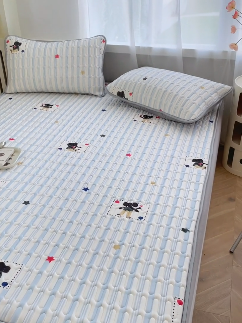 91家纺网 家纺一手货源 找家纺 布卢姆床垫 2025新款5mmA类乳胶凉席床笠套件夏被组合 条纹象