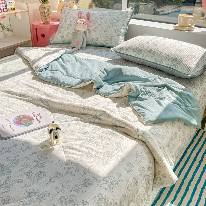 91家纺网 家纺一手货源 找家纺 老帅的工厂店 2025新款a类云感双层纱7a抗菌夏被床盖四件套 花开漫漫