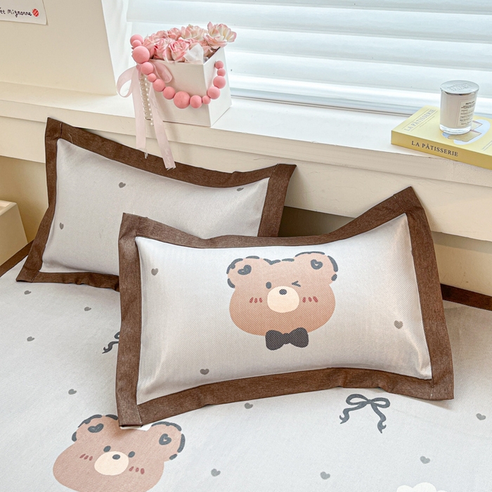 91家纺网 家纺一手货源 找家纺 花言狐语 2025新款印花真冰藤冰凉席 爱心熊