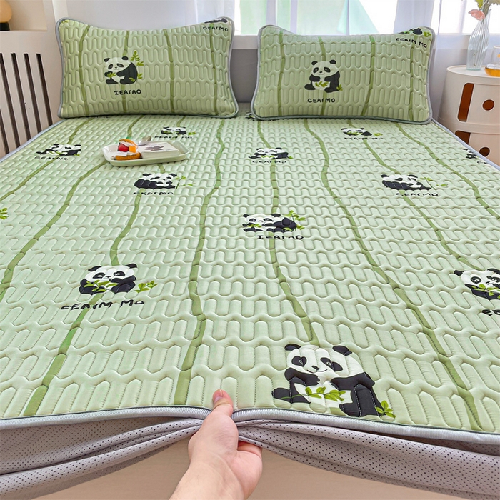 91家纺网 家纺一手货源 找家纺 布卢姆床垫 2025新款5mmA类乳胶凉席床笠套件夏被组合 欢乐熊猫