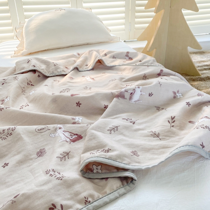 91家纺网 家纺一手货源 找家纺 潮邦 2025新款全棉双层纱多功能盖毯 背包兔