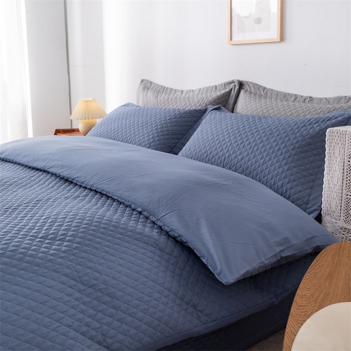 91家纺网 家纺一手货源 找家纺 优乐家纺 2025新款全棉四件套水洗纯棉夹棉绗缝加厚被罩 经典蓝