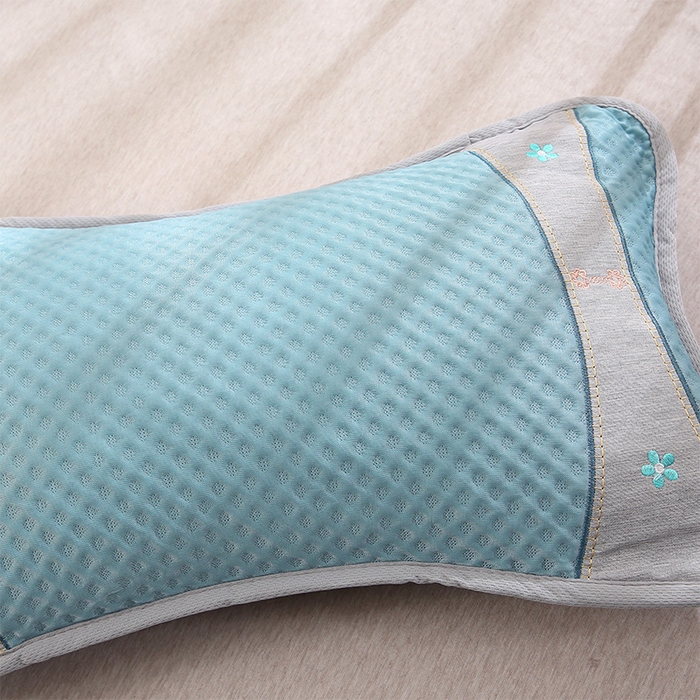 91家纺网 家纺一手货源 找家纺 纽乐家纺 2025夏季夏凉茶香枕头冰丝凉感华夫格凉豆豆茶叶茉莉花枕头枕芯 冰丝华夫格茶香枕-蓝色 35x55cm/只