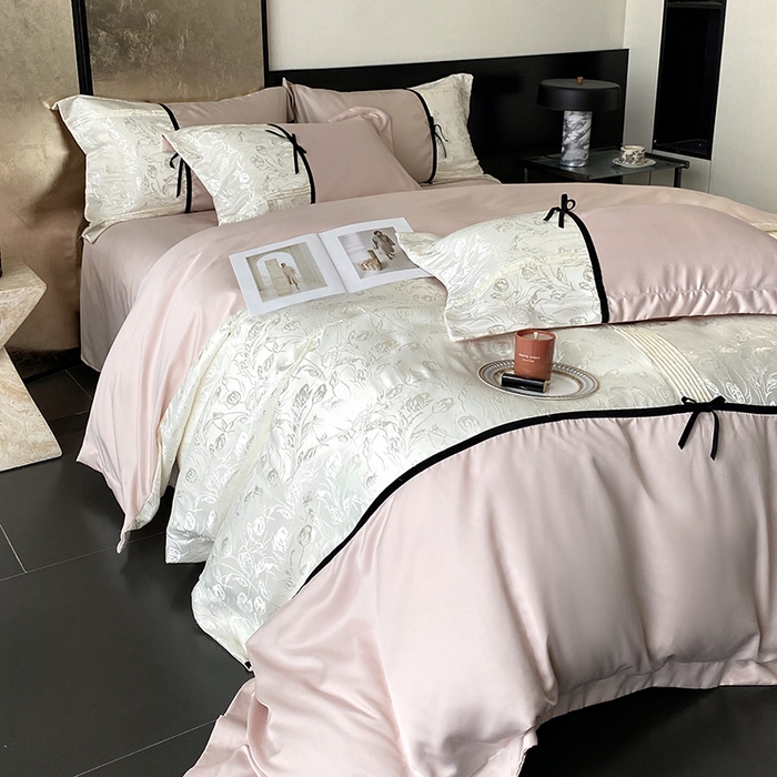 91家纺网 家纺一手货源 找家纺 优悦生活馆 2025年新款工艺款冰丝浮雕拼接四件套 璀璨之恋-粉