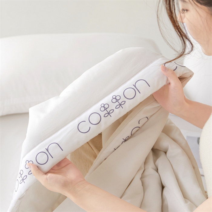 91家纺网 家纺一手货源 找家纺 西域种棉人·千百笠 2025新款A类100%新疆棉花夏凉被纯棉全棉填充毛巾绣绣花纯色双拼原棉空调被夏被 千寻瓷白