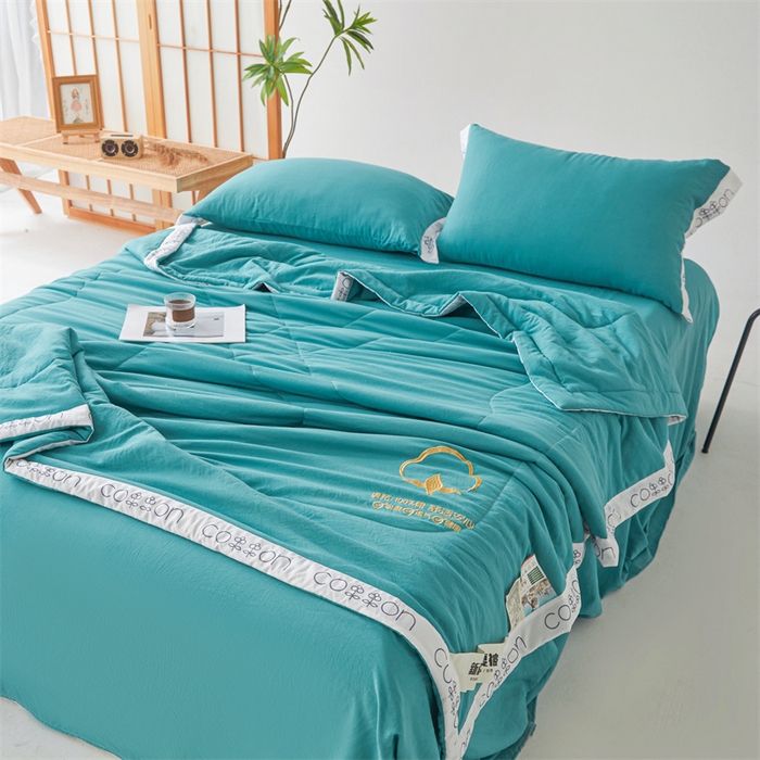 91家纺网 家纺一手货源 找家纺 西域种棉人·千百笠 2025新款A类100%新疆棉花夏凉被纯棉全棉填充毛巾绣绣花纯色双拼原棉空调被夏被 千寻蔚蓝