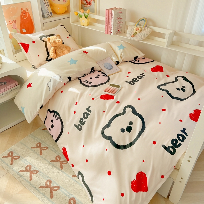 91家纺网 家纺一手货源 找家纺 悦织湾家纺 2025新款印花学生宿舍亲肤芦荟棉三件套单双人四件套轻奢印花磨毛床上用品 爱心熊