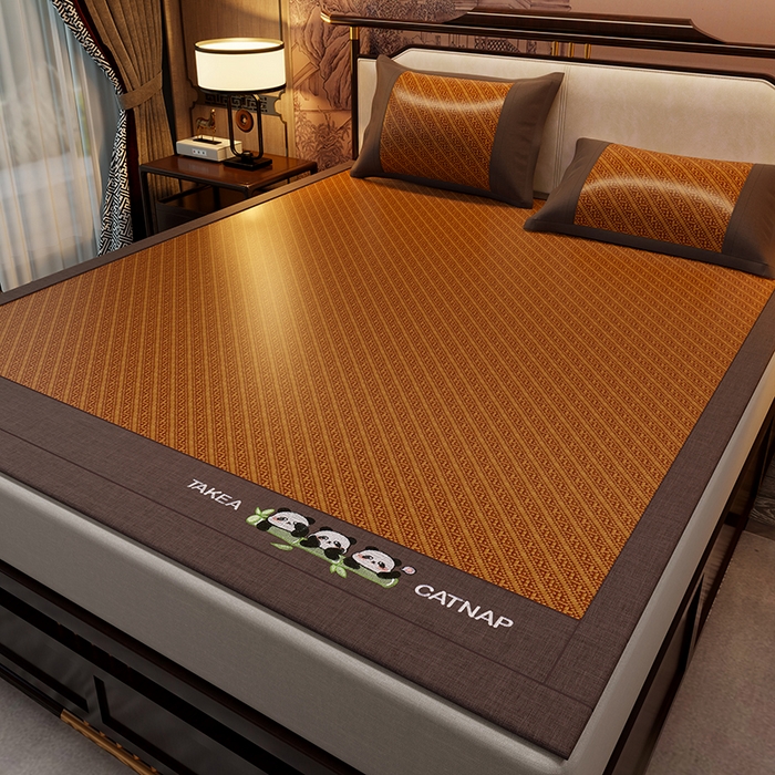 91家纺网 家纺一手货源 找家纺 绒艺席业 2025新款艾草藤席冰丝双面席席子凉席 萌萌熊猫-斜条纹