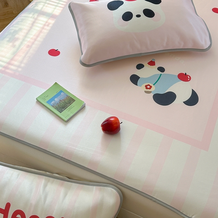 91家纺网 家纺一手货源 找家纺 美乐迪家纺 2025新款碳光凉感冰丝席 苹果熊猫