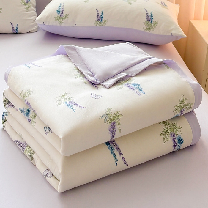 91家纺网 家纺一手货源 找家纺 金喜 2025新款小清新风格有氧针织双层纱大豆被夏被四件套 薰衣草