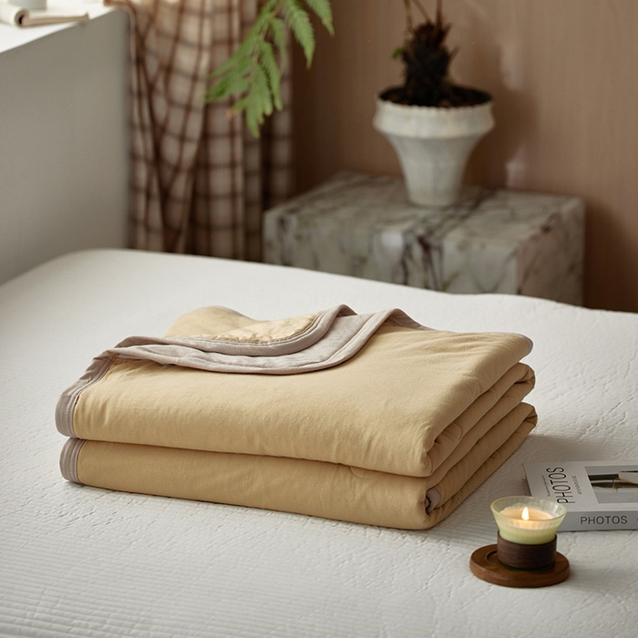 91家纺网 家纺一手货源 找家纺 安莱生活 2025新款全棉纯棉云感针织棉双拼夏被夏凉被空调被 奶卡双拼