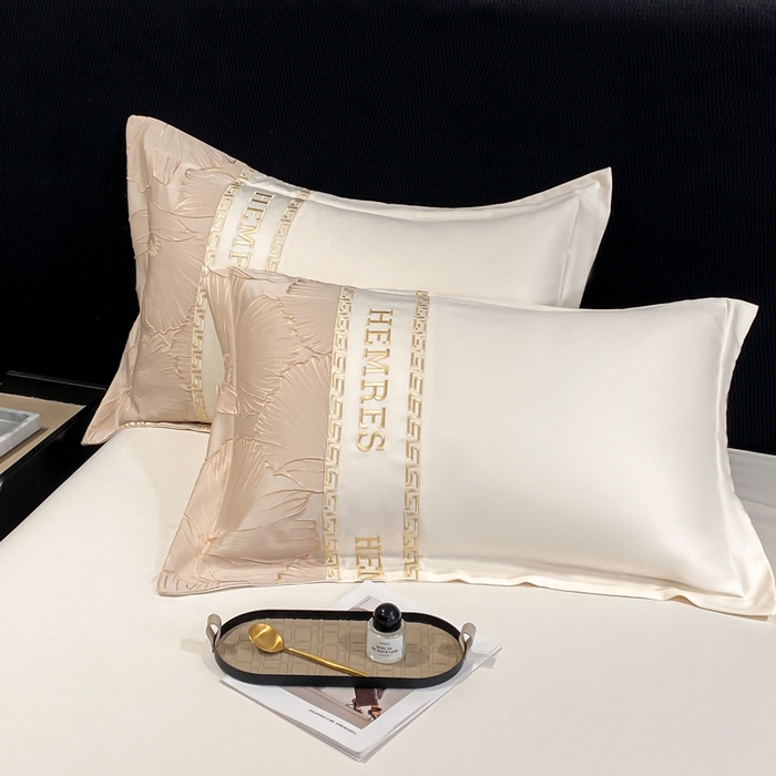 91家纺网 家纺一手货源 找家纺 子曰 2025新款金丝提花浮雕刺绣水洗真丝夏被四件套夏凉被空调被 花语-米白