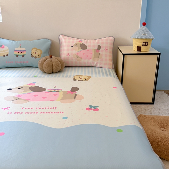 91家纺网 家纺一手货源 找家纺 美乐迪家纺 2025新款碳光凉感冰丝席 蛋糕腊肠狗