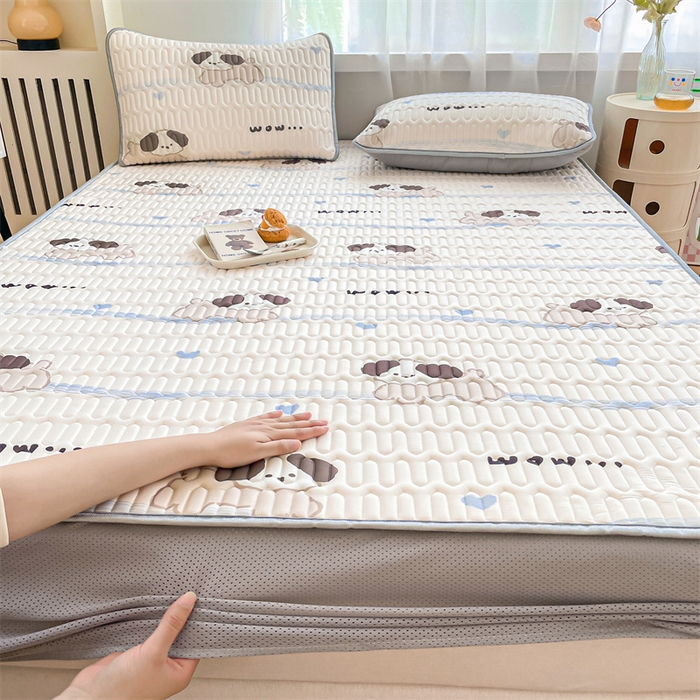 91家纺网 家纺一手货源 找家纺 布卢姆床垫 2025新款5mmA类乳胶凉席床笠套件夏被组合 假期小狗