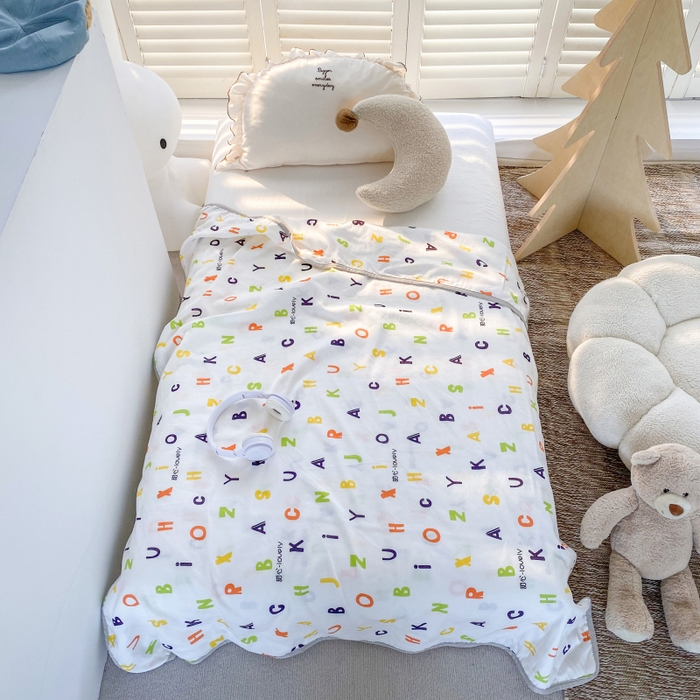 91家纺网 家纺一手货源 找家纺 潮邦 2025新款全棉双层纱多功能盖毯 甜心字母