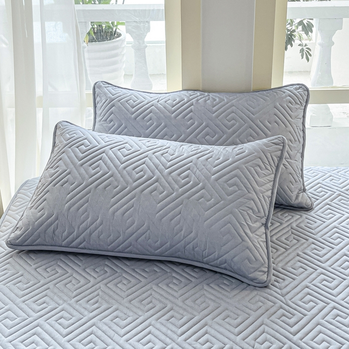 91家纺网 家纺一手货源 找家纺 卡伦家纺 2025新款水洗磨毛夹棉床笠系列 回形格-浅灰