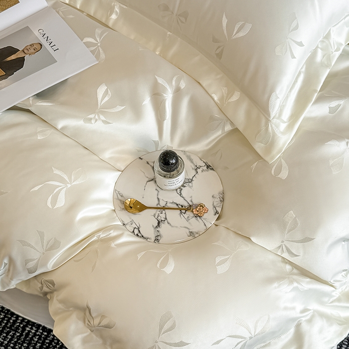 91家纺网 家纺一手货源 找家纺 狂想家 2025新款高奢提花水洗天丝系列四件套 情结奶昔白