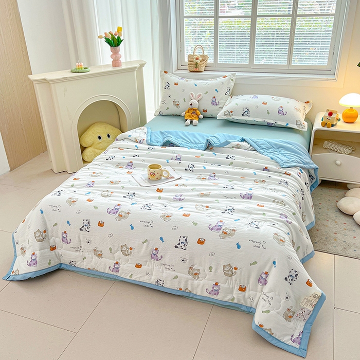 91家纺网 家纺一手货源 找家纺 西域种棉人·千百笠 2025新款A类新疆棉花夏凉被加宽包边水洗棉卡通印花吸湿透气棉花夏被空调被 凌香 许愿猫