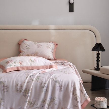 91家纺网 家纺一手货源 找家纺 （总）薏思家纺 2025新款50支莱赛尔天丝数码印花夏被四件套