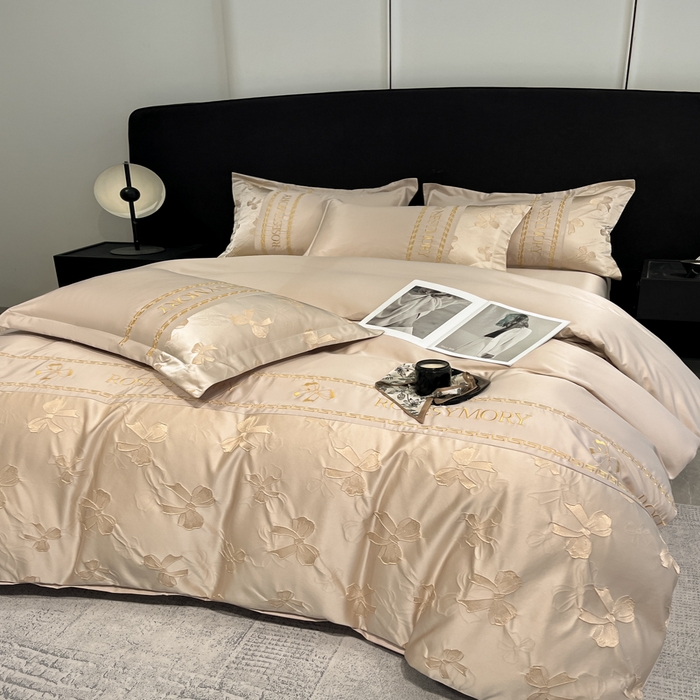 91家纺网 家纺一手货源 找家纺 米彩家纺 2025新款A类水洗真丝金丝浮雕提花绣花四件套 情结-香槟