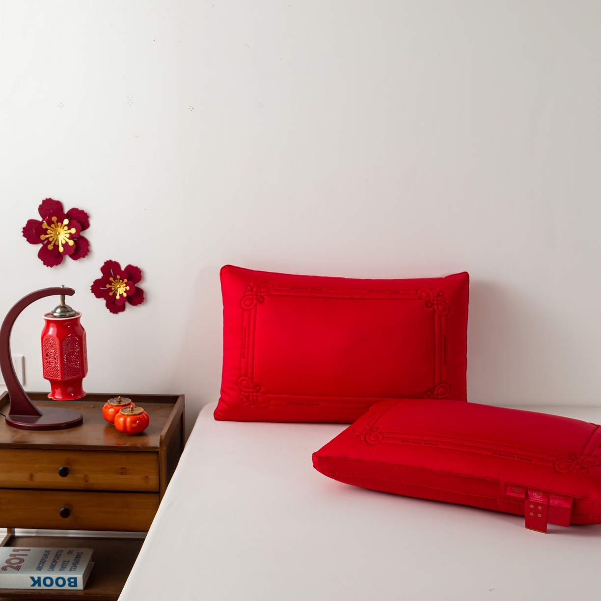 91家纺网 家纺一手货源 找家纺 （总）贤内助家纺 2025新款传世之禧婚庆羽丝枕头枕芯保健枕护肩枕