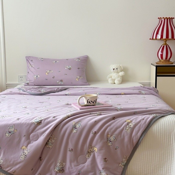 91家纺网 家纺一手货源 找家纺 觅糖家纺 2025新款软糯针织云柔大豆夏被 花蓝小兔