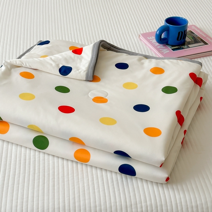 91家纺网 家纺一手货源 找家纺 觅糖家纺 2025新款软糯针织云柔大豆夏被 彩色波点