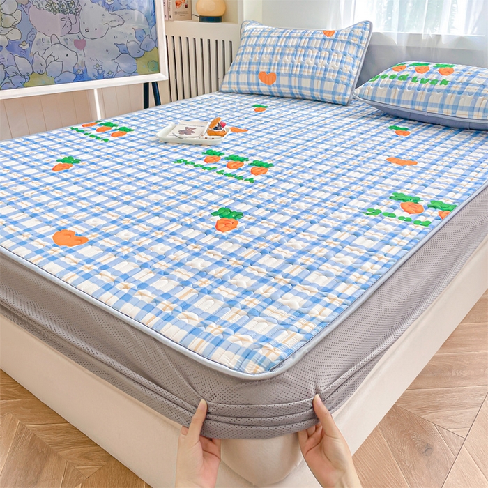 91家纺网 家纺一手货源 找家纺 布卢姆床垫 2025新款5mmA类乳胶凉席床笠套件夏被组合 拔萝卜