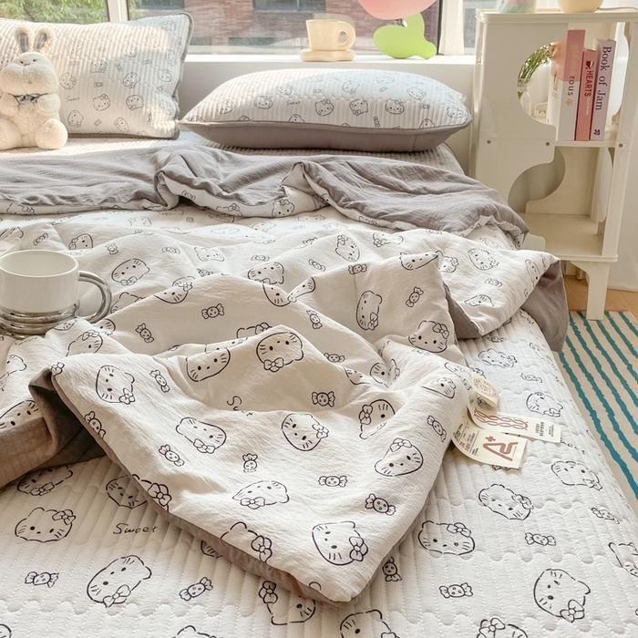 91家纺网 家纺一手货源 找家纺 老帅的工厂店 2025新款a类云感双层纱7a抗菌夏被床盖四件套 猫咪