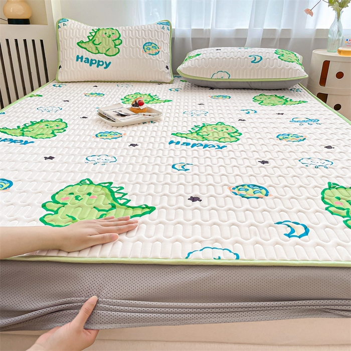 91家纺网 家纺一手货源 找家纺 布卢姆床垫 2025新款5mmA类乳胶凉席床笠套件夏被组合 可爱恐龙