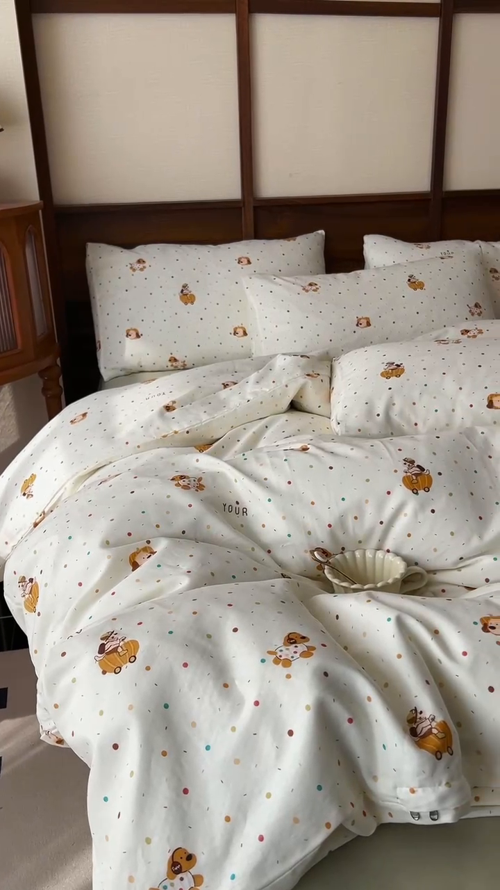 91家纺网 家纺一手货源 找家纺 优品阁  2025新款A类全棉有氧双层纱四件套 彩星汪汪