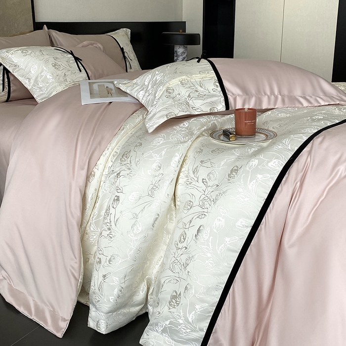 91家纺网 家纺一手货源 找家纺 优悦生活馆 2025年新款工艺款冰丝浮雕拼接四件套 璀璨之恋-粉