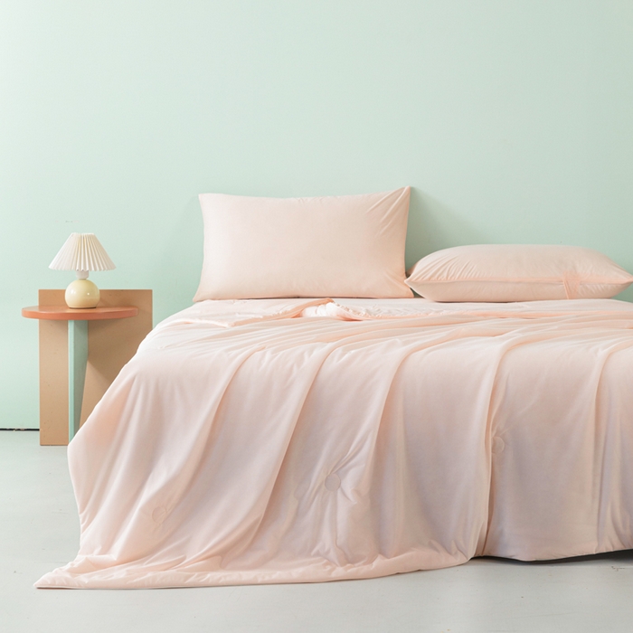 91家纺网 家纺一手货源 找家纺 瑜珠家纺 2025新款瑜珠云母凉感丝夏被 黛玉粉