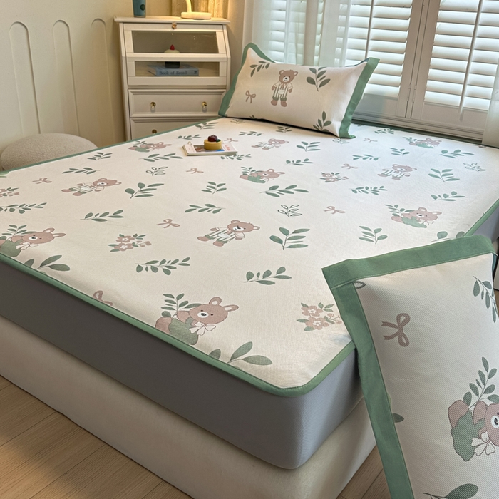 91家纺网 家纺一手货源 找家纺 花言狐语 2025新款真冰藤印花床笠款凉席 丛林熊