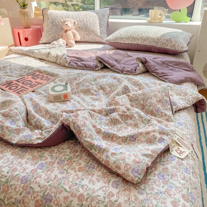 91家纺网 家纺一手货源 找家纺 老帅的工厂店 2025新款a类云感双层纱7a抗菌夏被床盖四件套 满园春紫