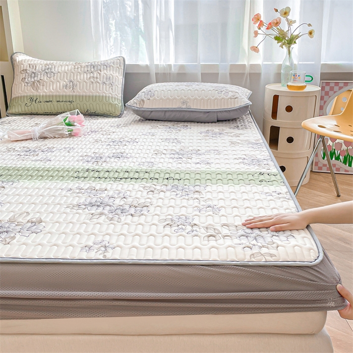 91家纺网 家纺一手货源 找家纺 布卢姆床垫 2025新款5mmA类乳胶凉席床笠套件夏被组合 花艺人间