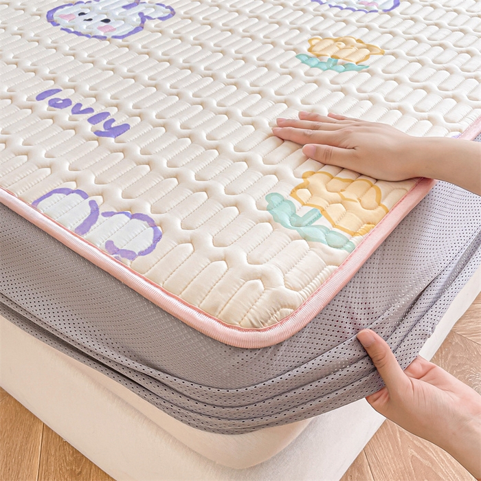 91家纺网 家纺一手货源 找家纺 布卢姆床垫 2025新款5mmA类乳胶凉席床笠套件夏被组合 许愿天空