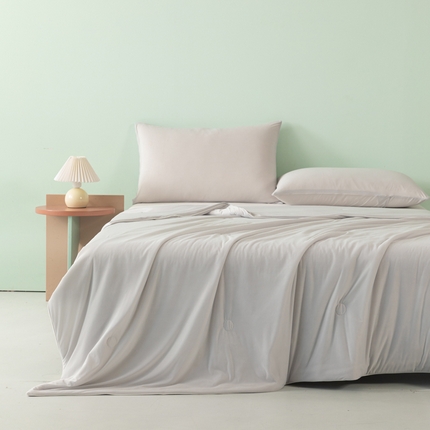 91家纺网 家纺一手货源 找家纺 瑜珠家纺 2025新款瑜珠云母凉感丝夏被 高级灰