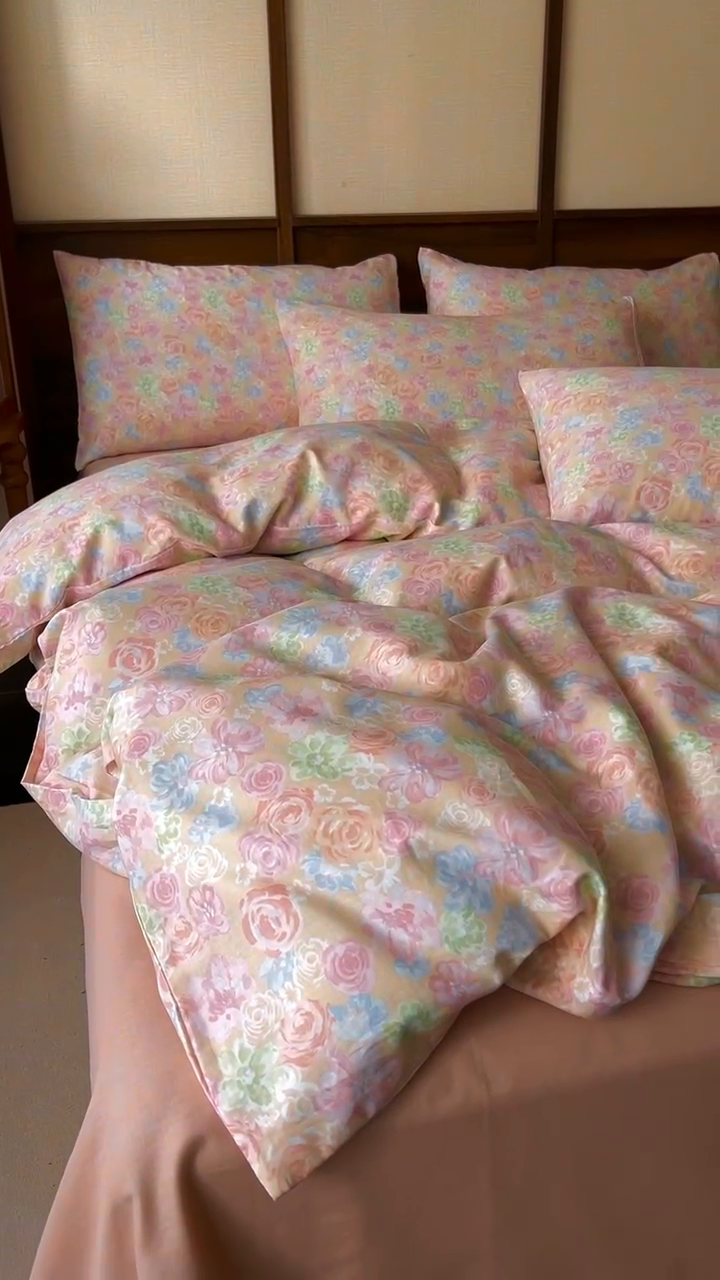 91家纺网 家纺一手货源 找家纺 优品阁  2025新款A类全棉有氧双层纱四件套 绯色花间