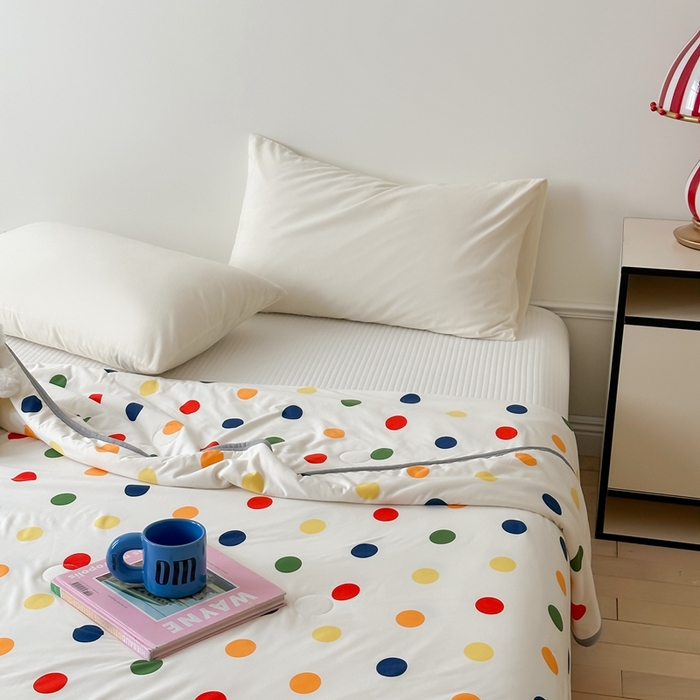 91家纺网 家纺一手货源 找家纺 觅糖家纺 2025新款软糯针织云柔大豆夏被 彩色波点