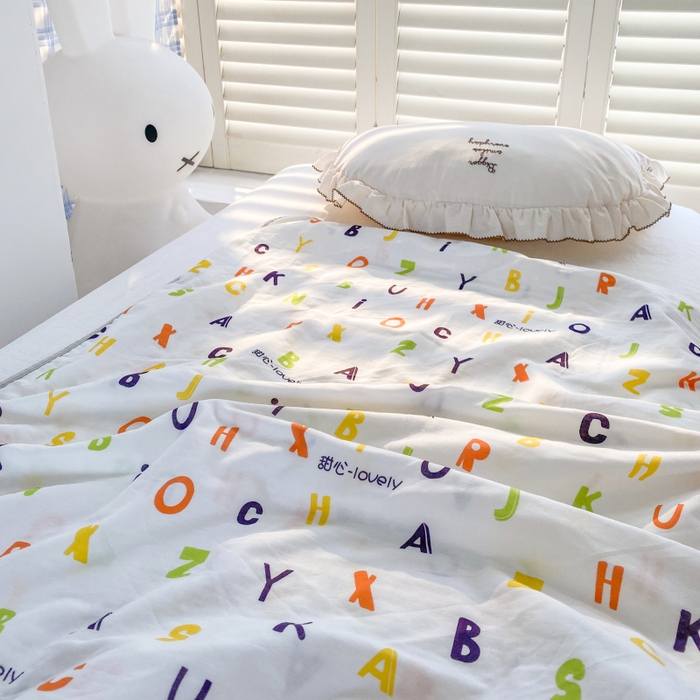 91家纺网 家纺一手货源 找家纺 潮邦 2025新款全棉双层纱多功能盖毯 甜心字母