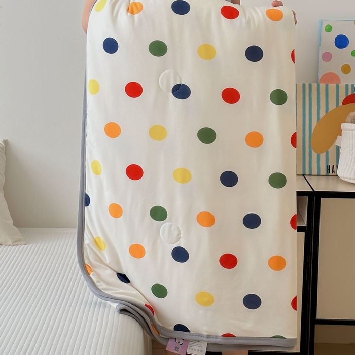 91家纺网 家纺一手货源 找家纺 觅糖家纺 2025新款软糯针织云柔大豆夏被 彩色波点