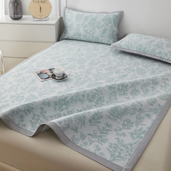 91家纺网 家纺一手货源 找家纺 曲宿家纺 2025新款高分子色织提花软凉席系列 葱郁-湖蓝