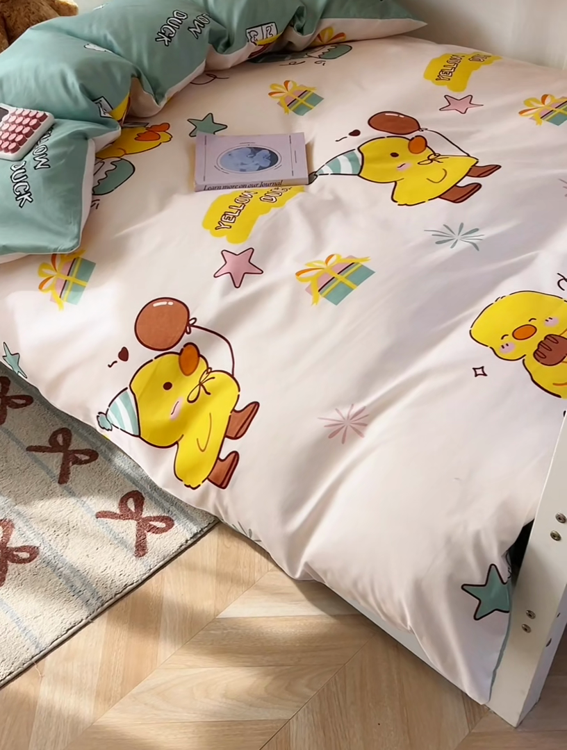 91家纺网 家纺一手货源 找家纺 悦织湾家纺 2025新款印花学生宿舍亲肤芦荟棉三件套单双人四件套轻奢印花磨毛床上用品 开心鸭