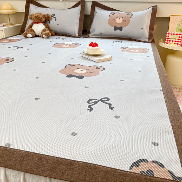 91家纺网 家纺一手货源 找家纺 花言狐语 2025新款印花真冰藤冰凉席 爱心熊