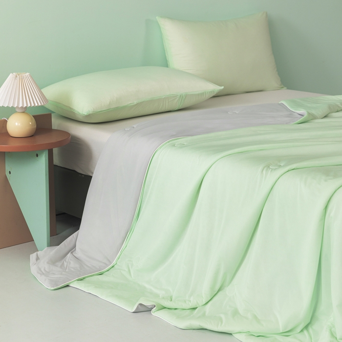 91家纺网 家纺一手货源 找家纺 瑜珠家纺 2025新款瑜珠云母凉感丝夏被 绿+灰