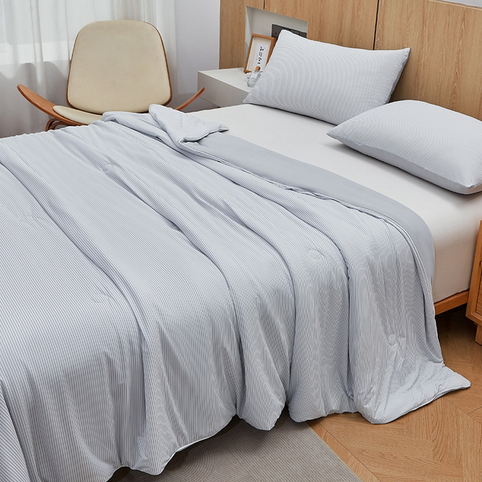 91家纺网 家纺一手货源 找家纺 金喜 2025新款A类高克重冰丝夏被云母凉感夏凉被子（10%氨纶） 云母灰