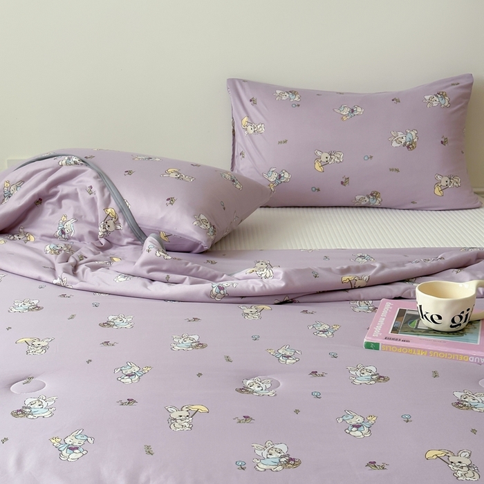 91家纺网 家纺一手货源 找家纺 觅糖家纺 2025新款软糯针织云柔大豆夏被 花蓝小兔