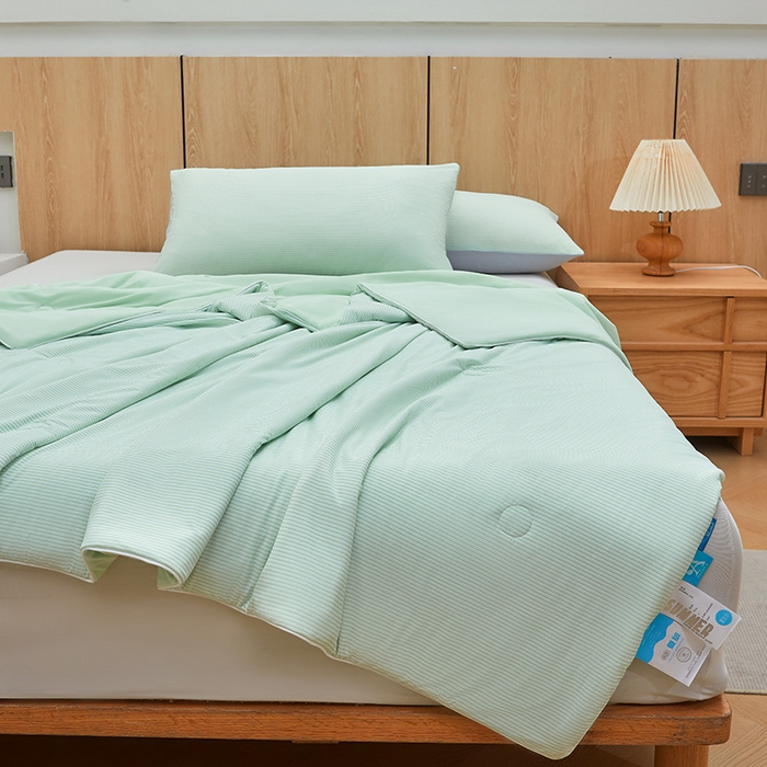 91家纺网 家纺一手货源 找家纺 金喜 2025新款A类高克重冰丝夏被云母凉感夏凉被子（10%氨纶） 云母绿